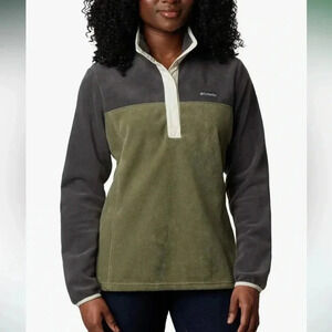 Columbia Women’s Fleece Sweatshirt